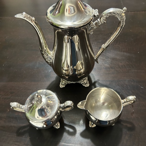 Elegant 15 piece Silver Tea Set with Intricate Tray - Picture 5 of 10